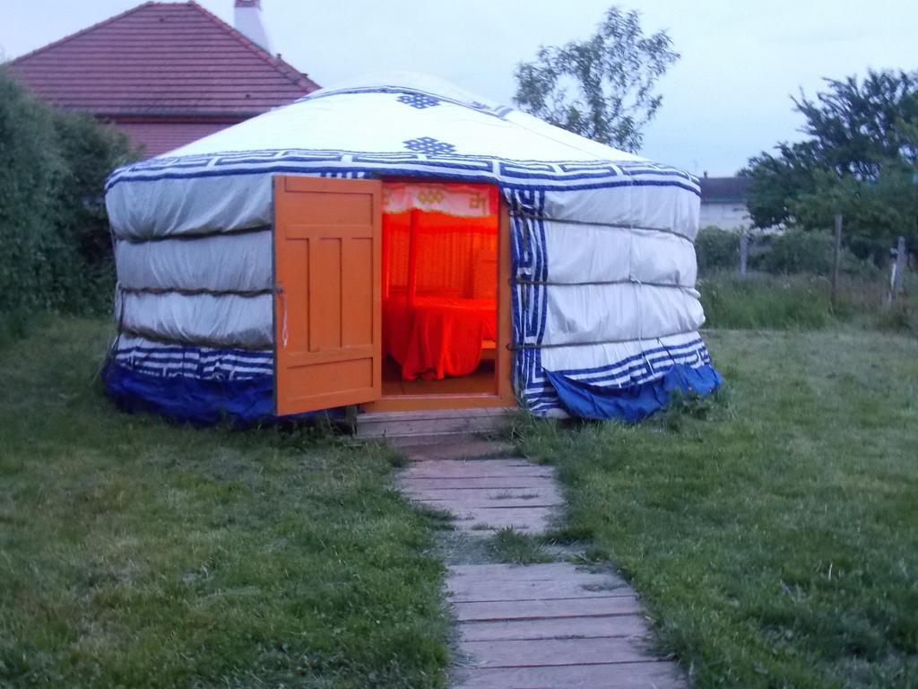 Yourte Mongole Huriel Екстер'єр фото